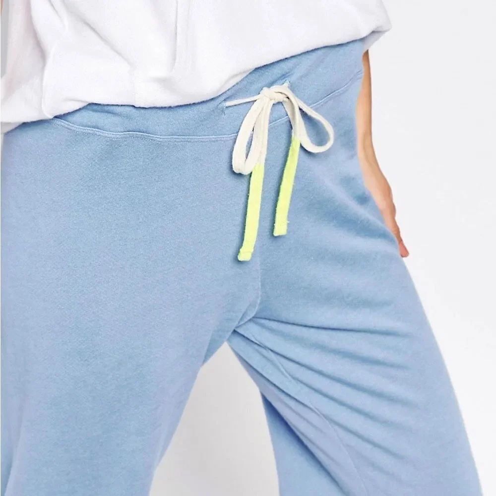 ✨ Sundry Light Terry Capri Sweatpants✨ - Picture 3 of 8